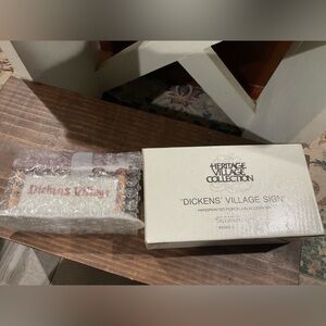 Heritage Village Collection Dickens Village Sign dept 56 new